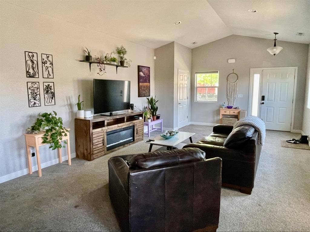 Looking for Roomie in Denver!