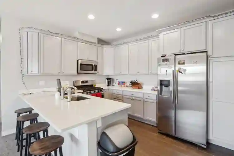 Looking for Roomie in Denver!