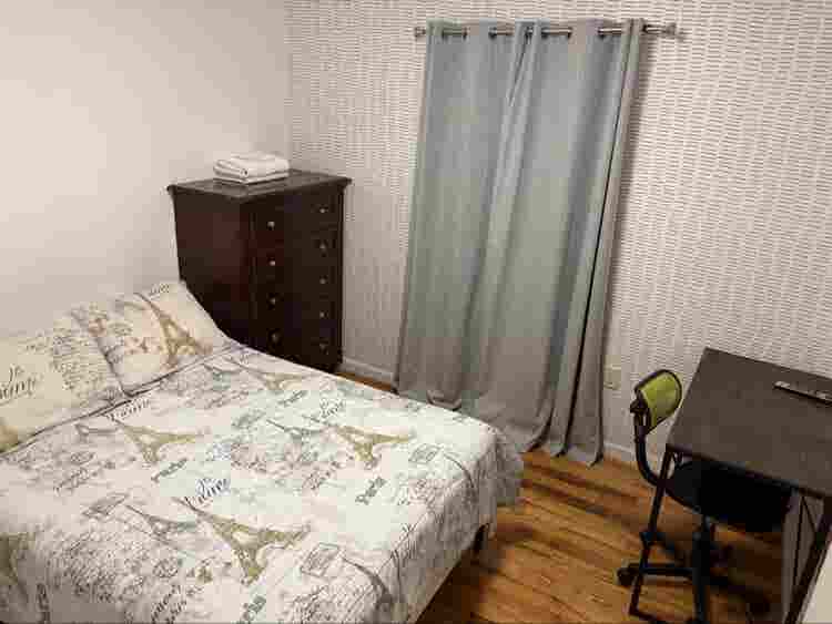 Roommate needed in newarkNewark