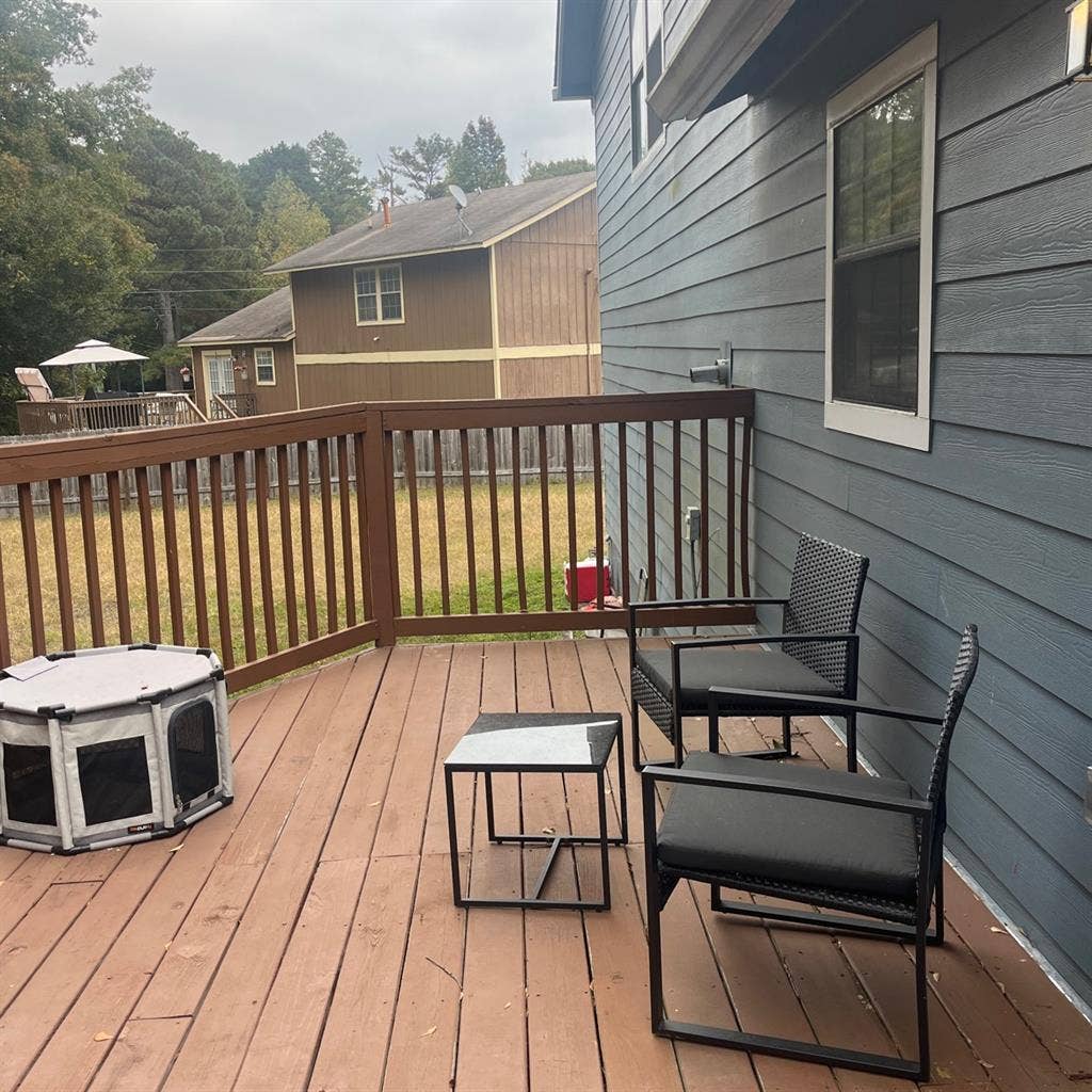 Room For Rent In Cozy Home!