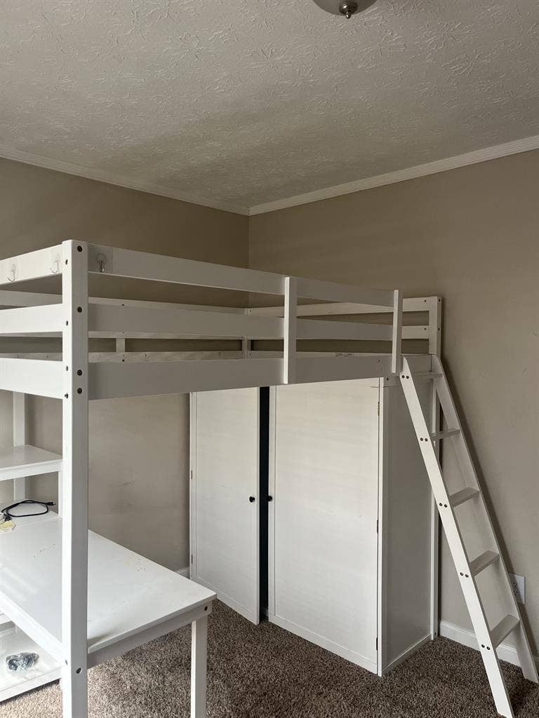 Room For Rent In Cozy Home!