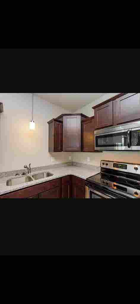 Looking to sublease!!!!!