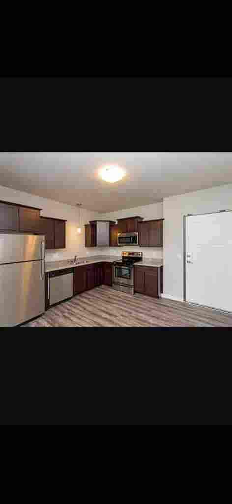 Looking to sublease!!!!!