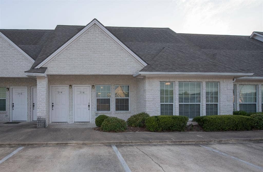 LOOKING FOR GIRL ROOMATE for