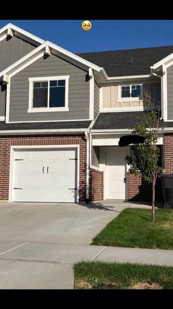 Seeking roomate for cozy townhouse