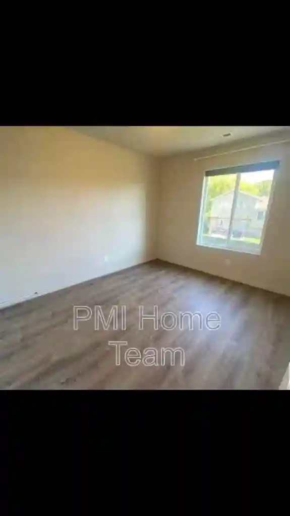 Seeking roomate for cozy townhouse