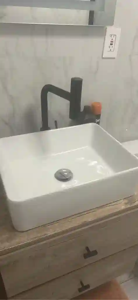 Looking for a roommate