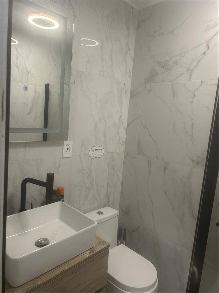 Looking for a roommate