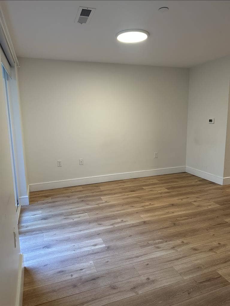 LeaseTransfer one bed