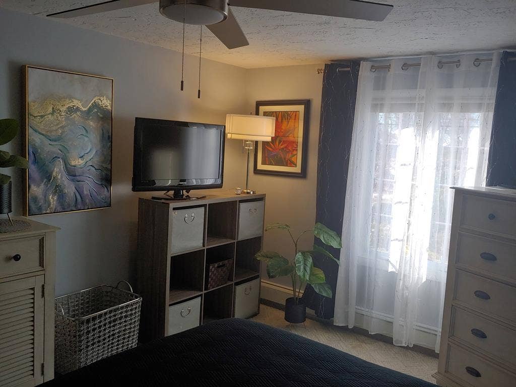 BEAUTIFUL HOME IN THE WOODS