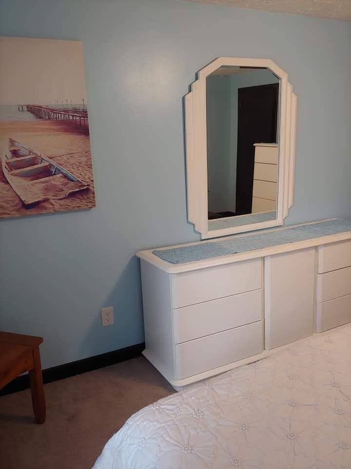 BEAUTIFUL HOME IN THE WOODS