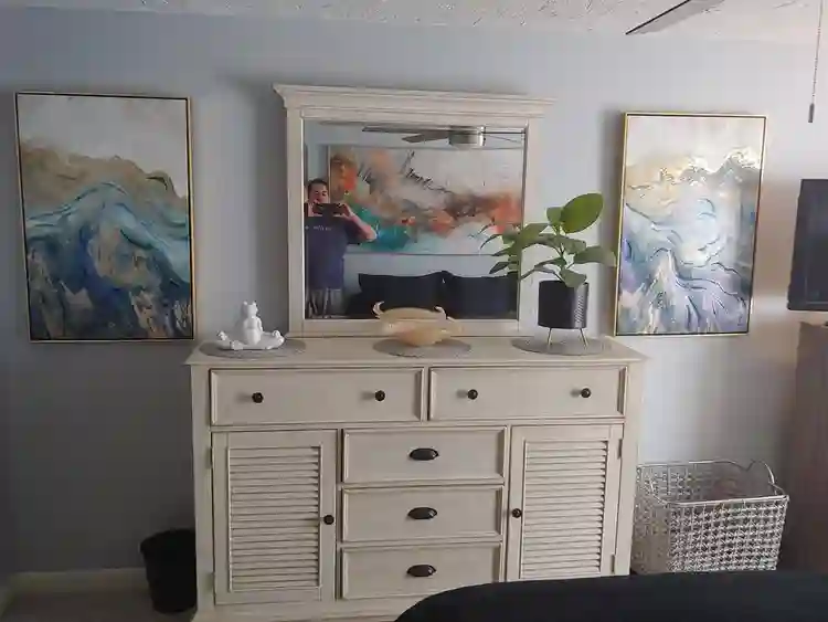 BEAUTIFUL HOME IN THE WOODS