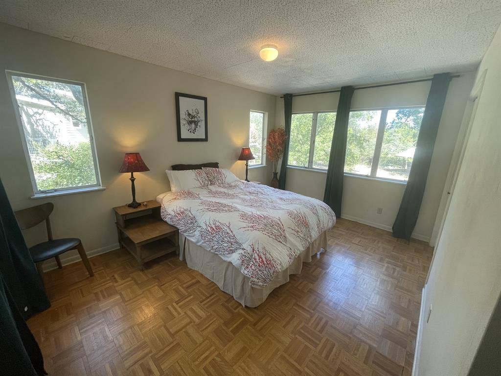 EpicLakehouse (thirty min to dwntn)