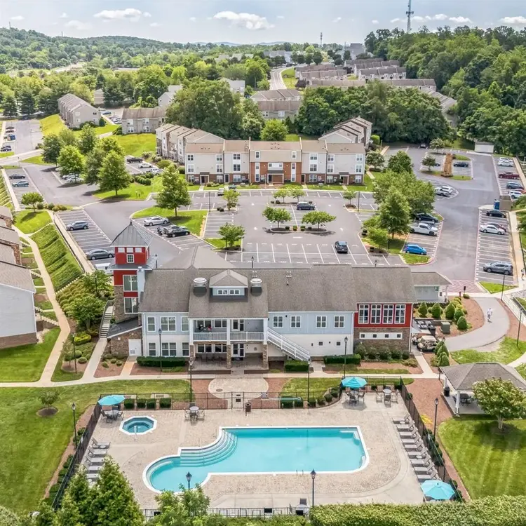 RELET squire hill apartments