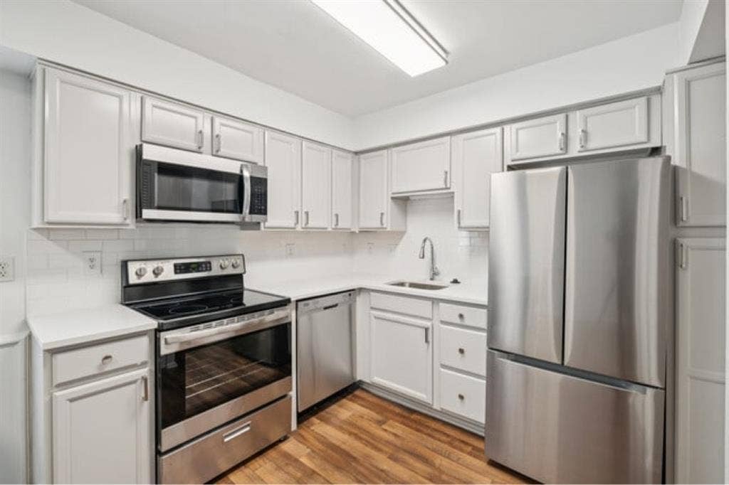 RELET squire hill apartments