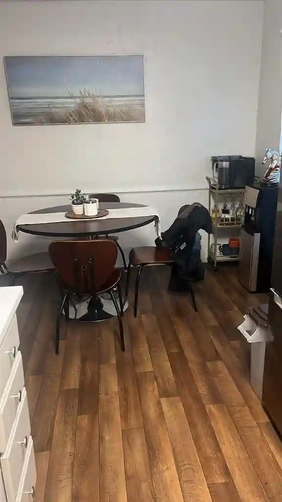 RELET squire hill apartments