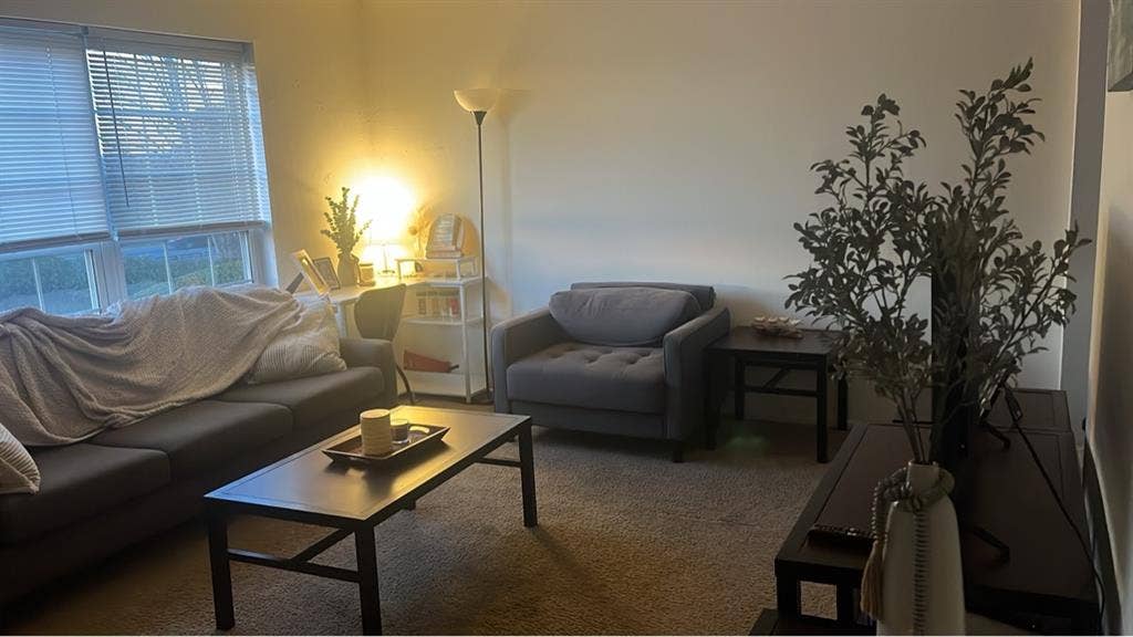 RELET squire hill apartments