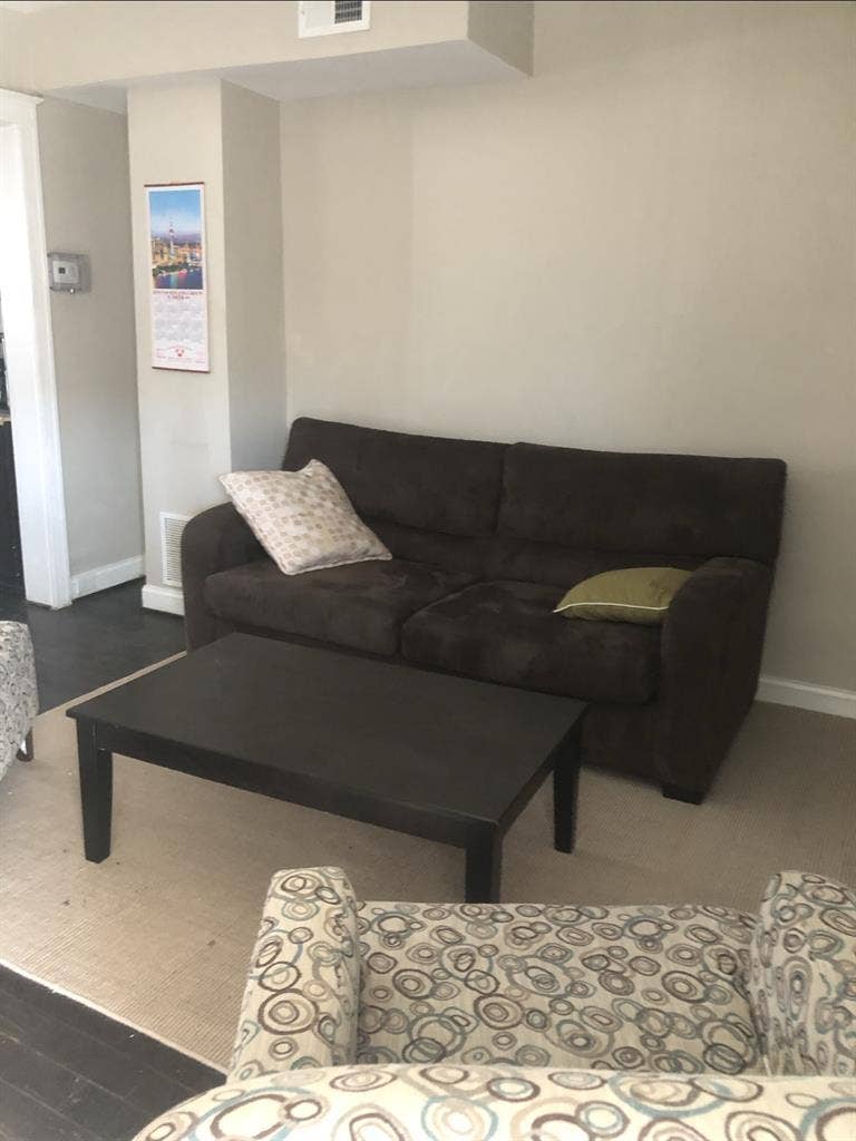 $ Very Small Room BelAir-Edison