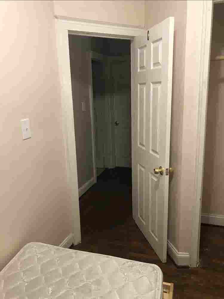 $ Very Small Room BelAir-Edison