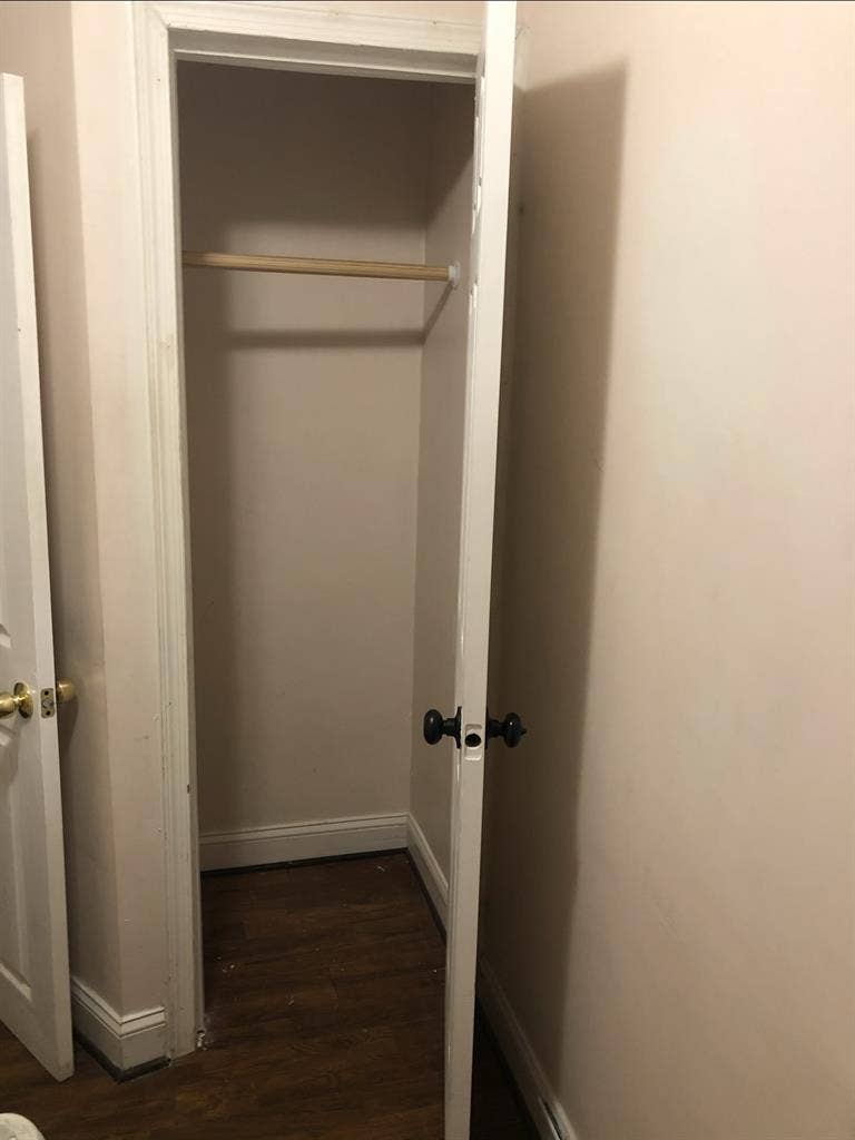 $ Very Small Room BelAir-Edison