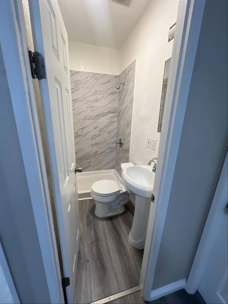 2 ROOMS AVAILABLE ASAP MOVE IN