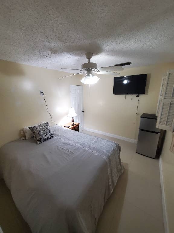 bath (READ DESCRIPTION)