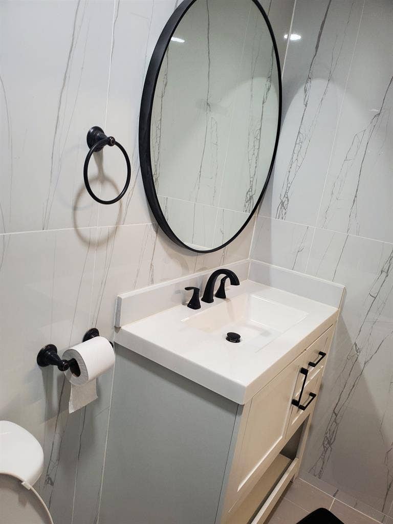 bath (READ DESCRIPTION)