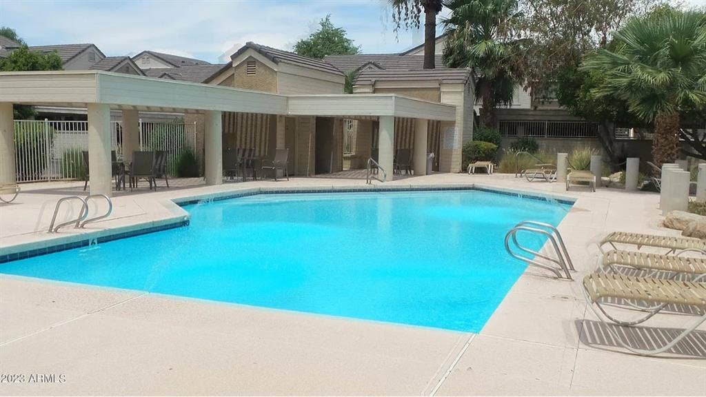 In Need of New Roommatees