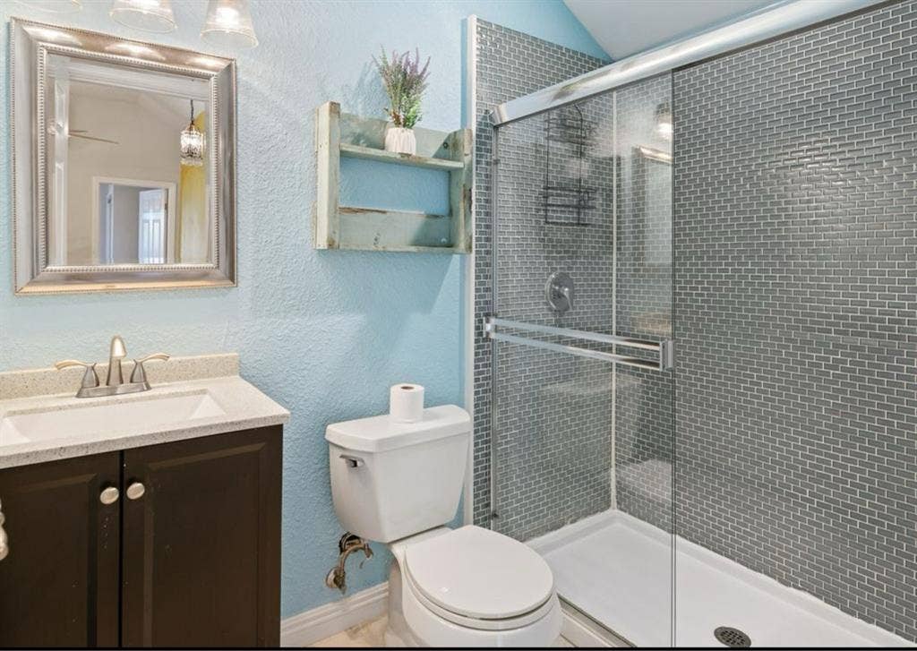 Room available   November 1st