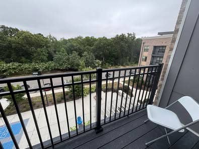 Jane at Moores Lake (Private room)