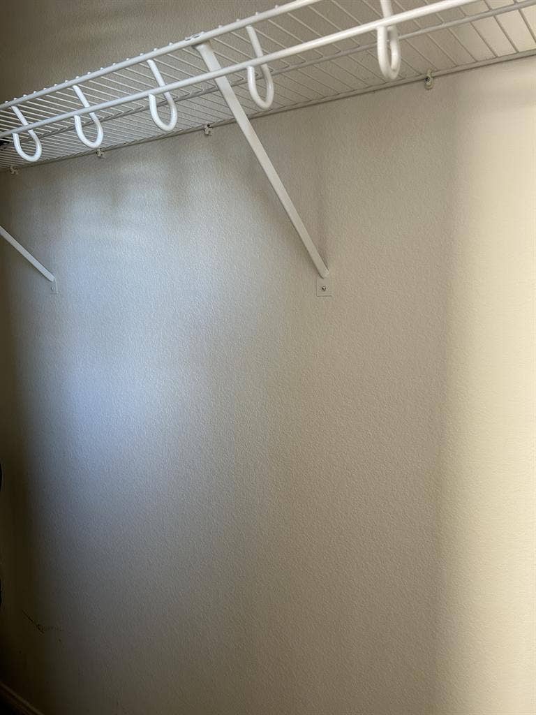 Room and private bath near fwy!