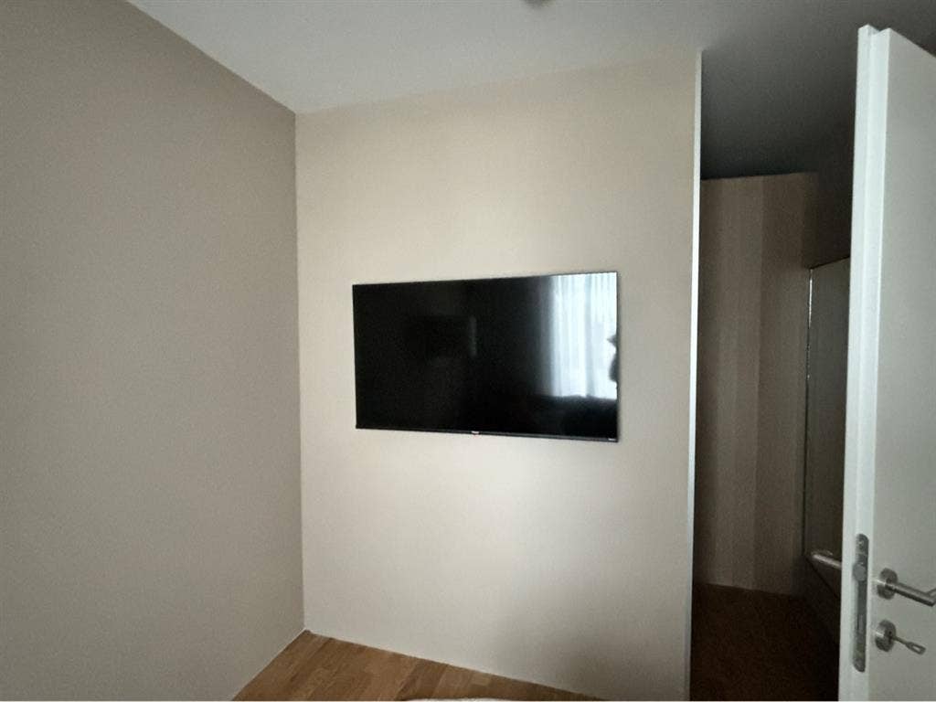 Cozy room for rent-m