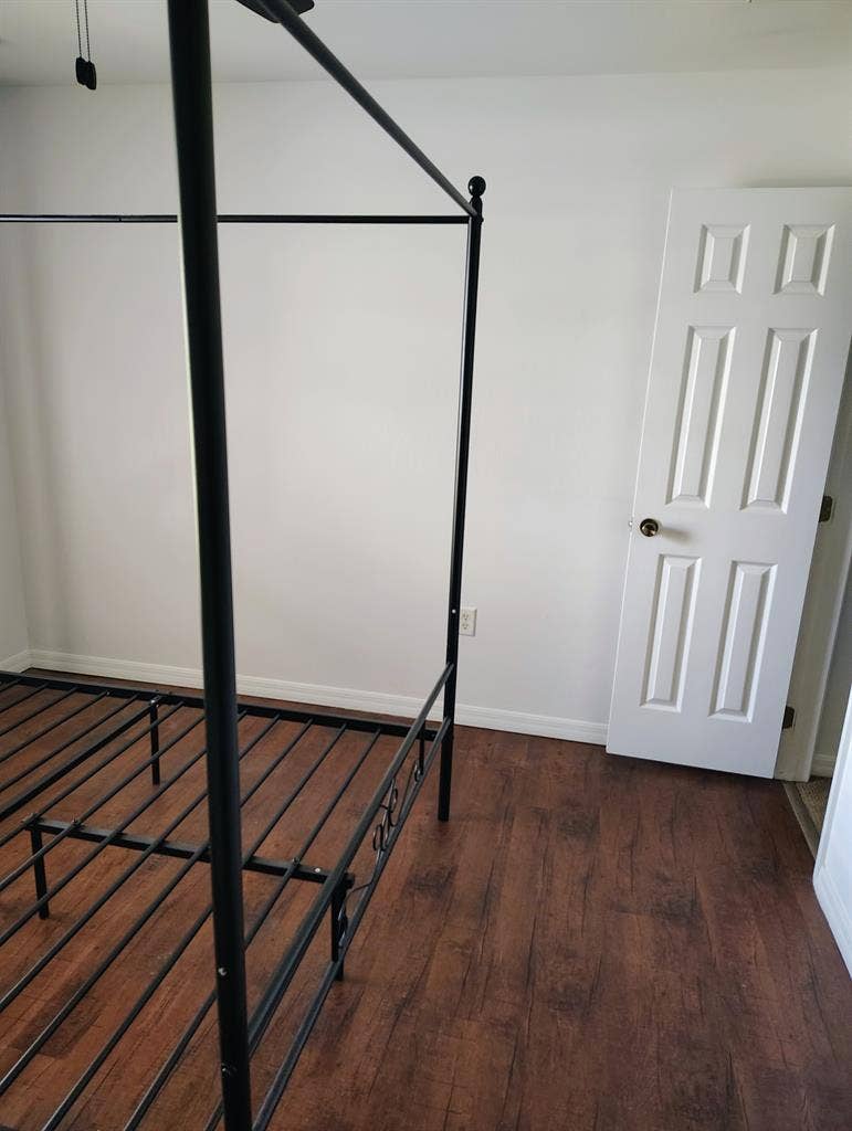 Looking for a Roommate