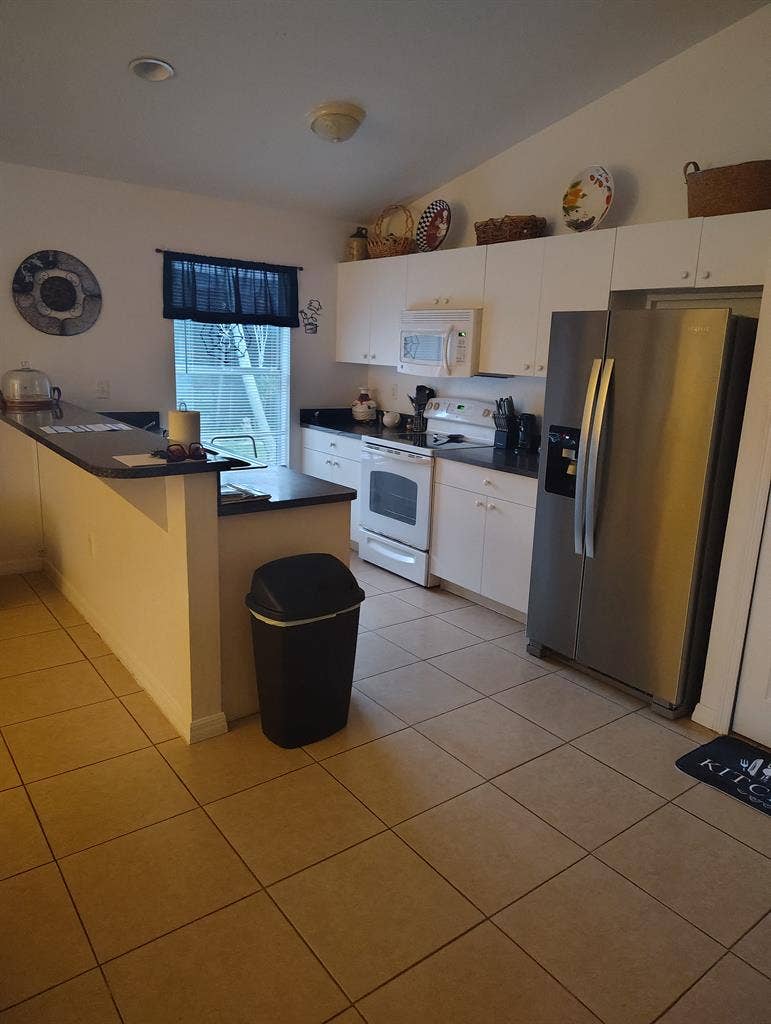 Looking for a Roommate