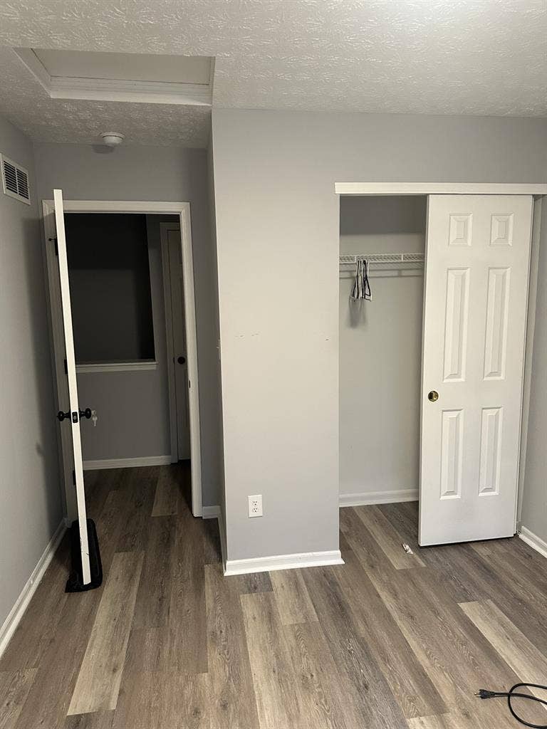 $/month room, utilities included