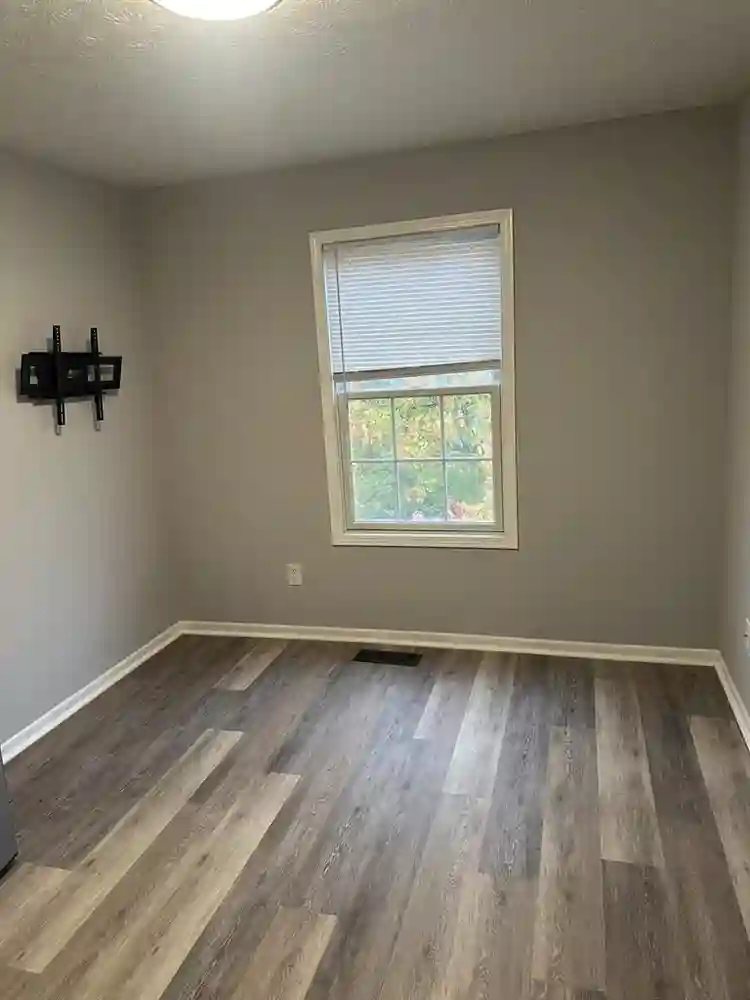 $/month room, utilities included