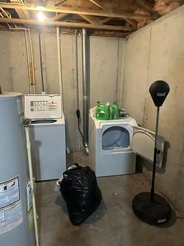 $/month room, utilities included