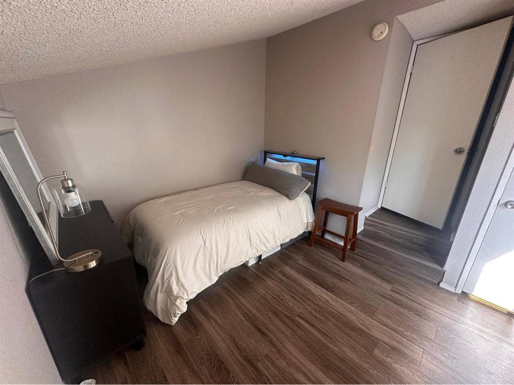 TWO ROOMS FOR RENT IMPERIAL BEACH