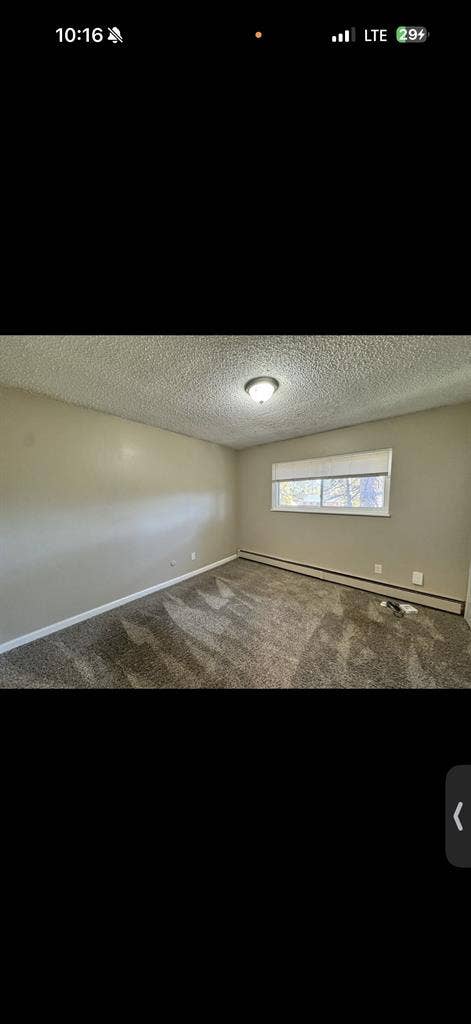 Looking for roommate