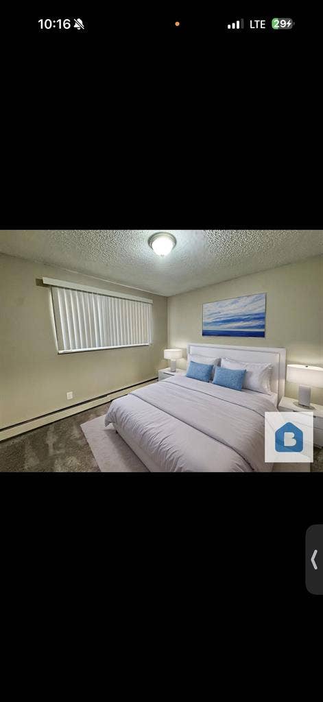 Looking for roommate