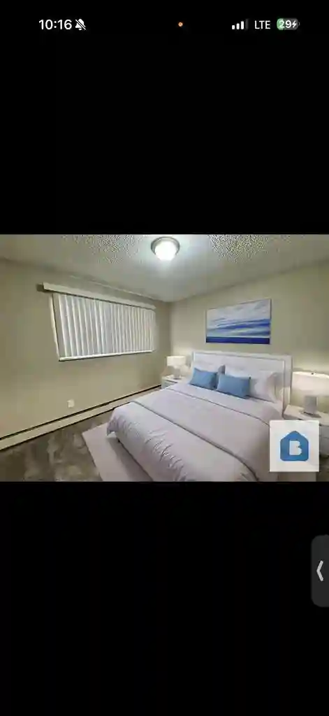 Looking for roommate