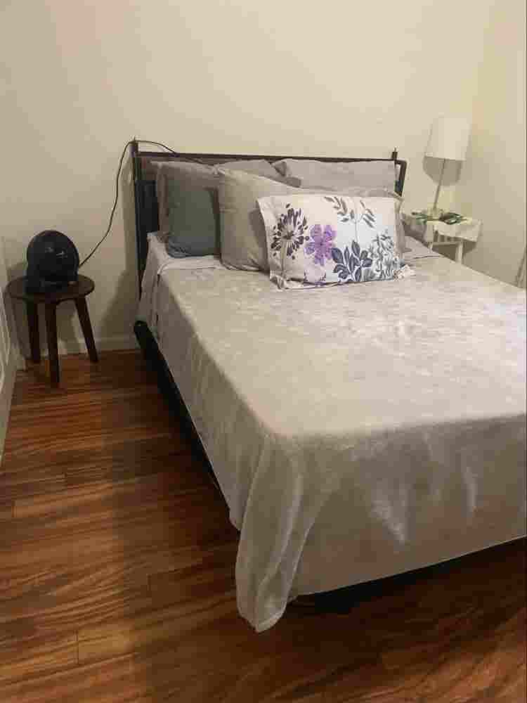 Centrally located furnished room