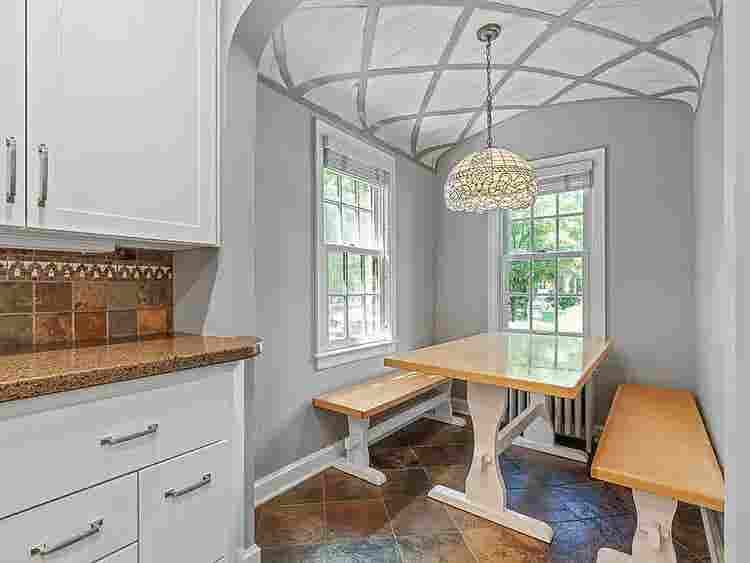 2 Rooms in Beautiful Shares Home