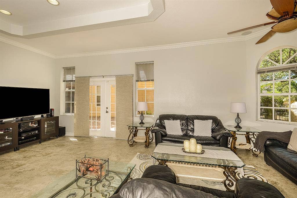 Master bedroom for rent