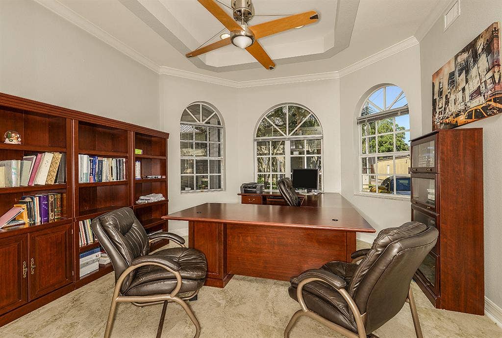 Master bedroom for rent