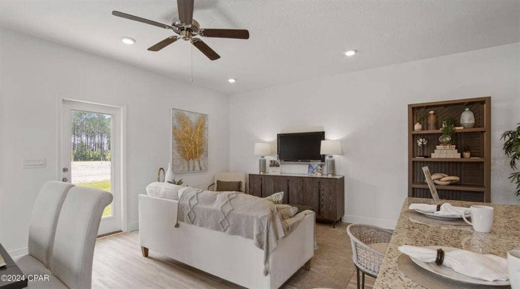 🏡Room for Rent–Ellery Lane,PCB, FL