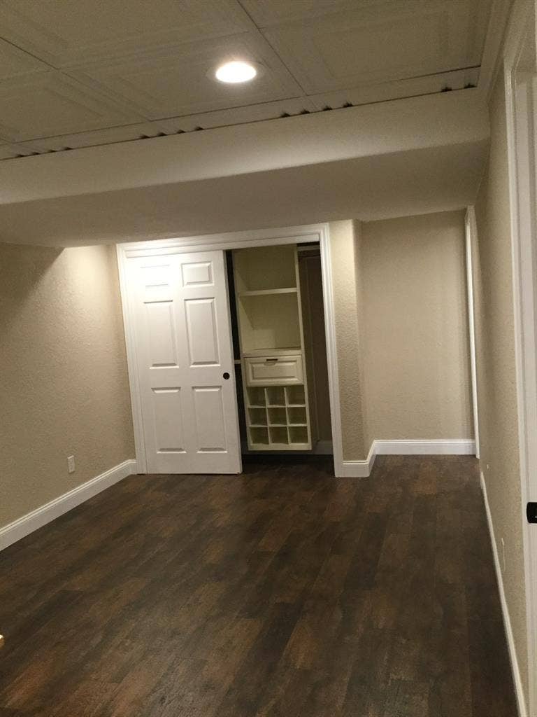 Room, private bathroom and kitchen