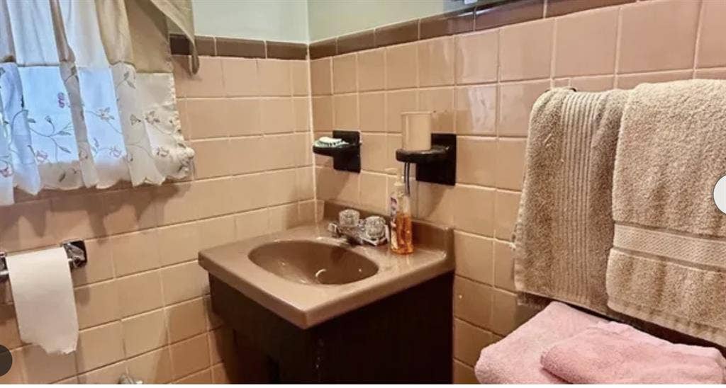 Acker Ave Scranton -Roommate wanted