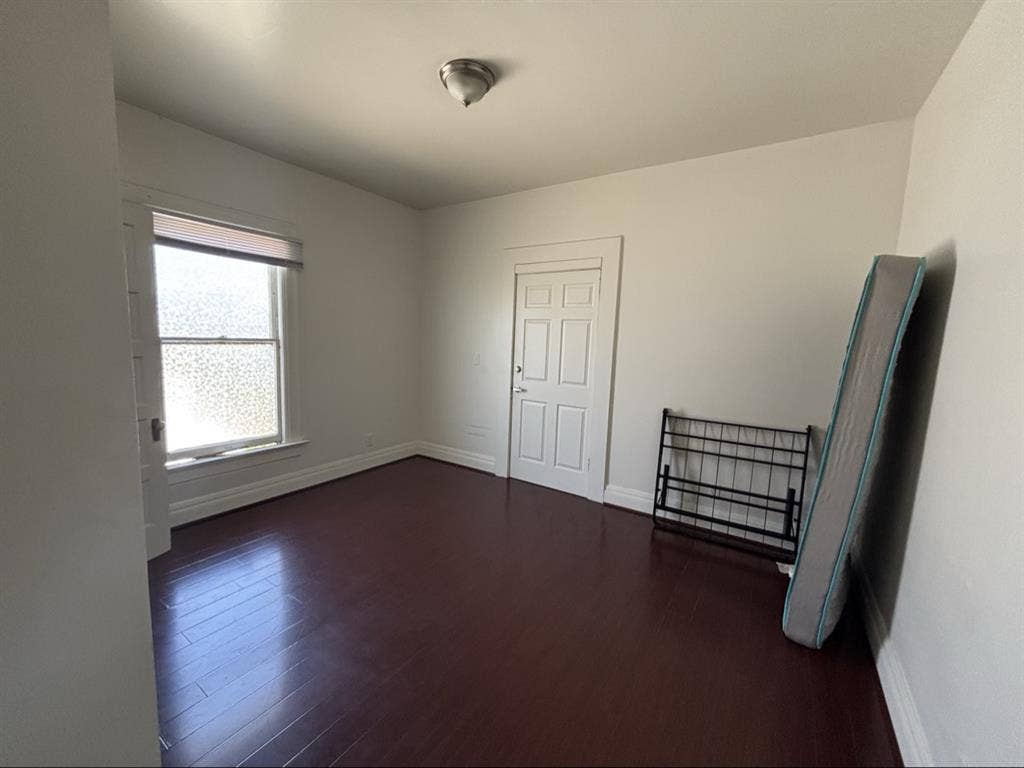 Looking for people for room!