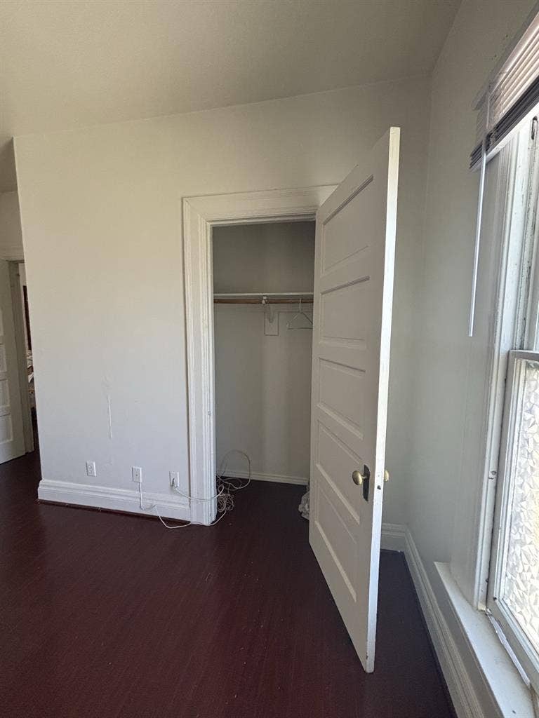 Looking for  people for room!